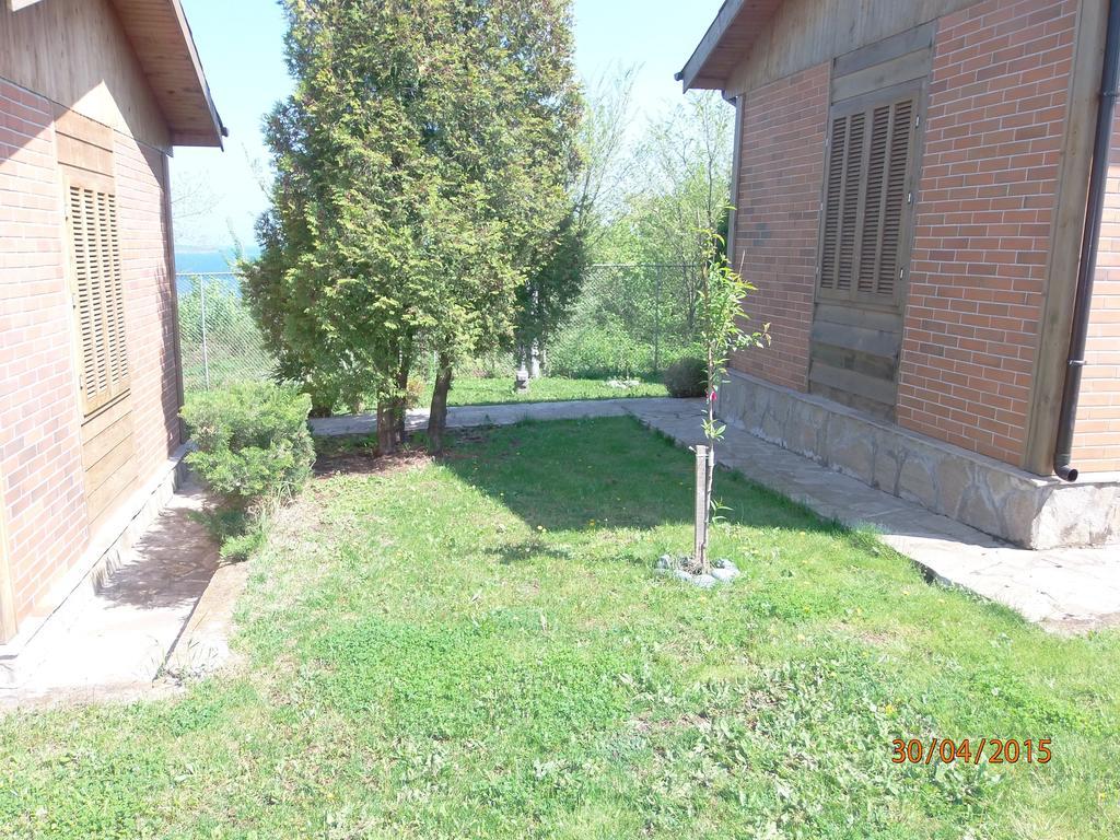 Villas And Bungalows Panorama Chernomorets Exterior foto
