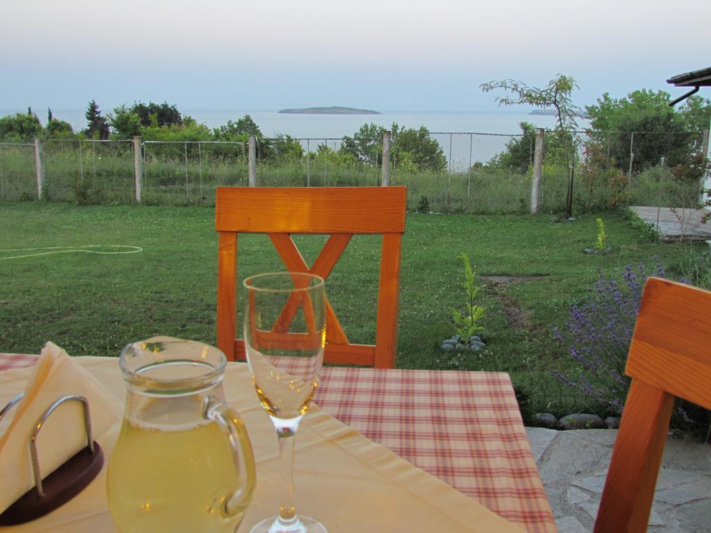 Villas And Bungalows Panorama Chernomorets Exterior foto